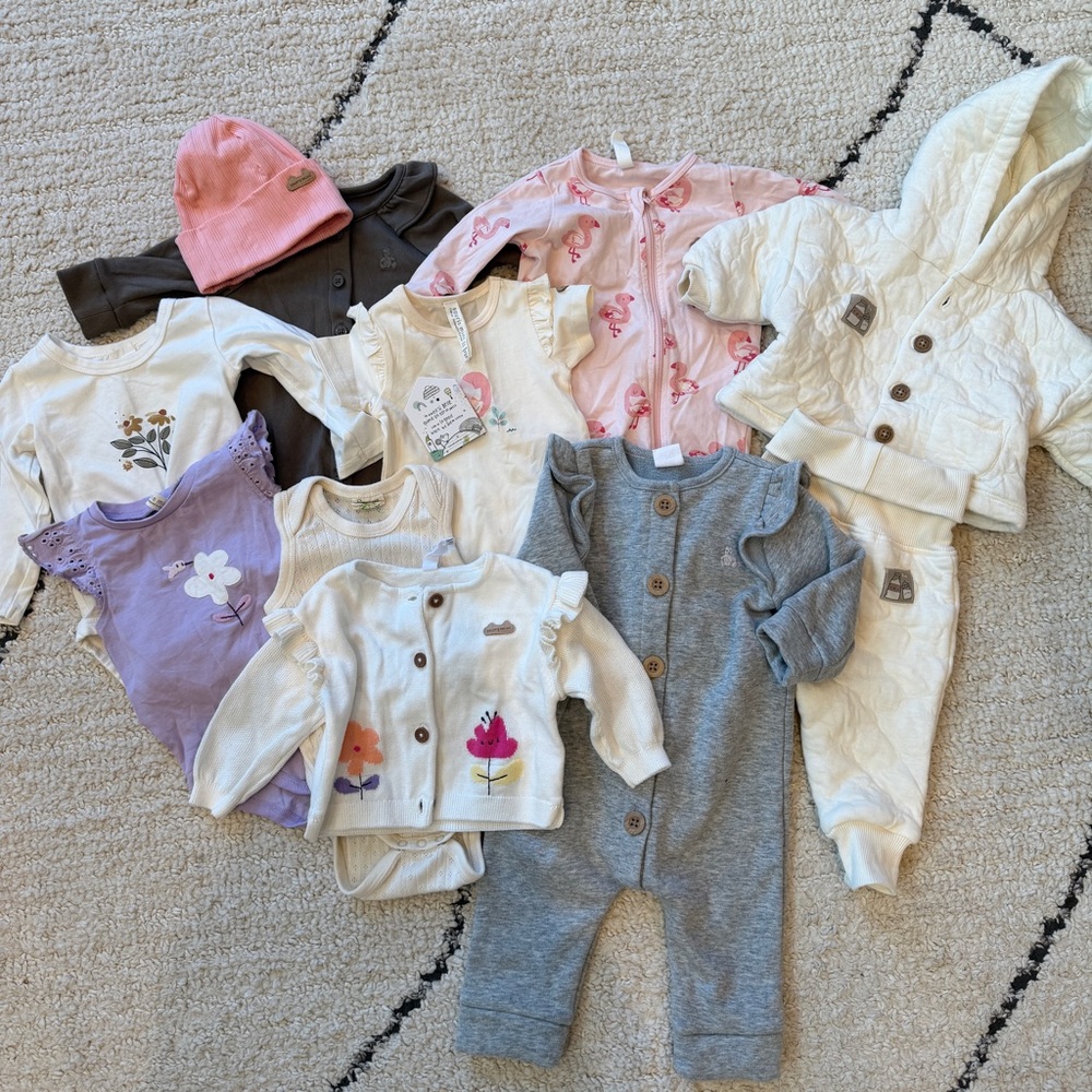 AMAZING 38 pc 0-9m baby girl bundle! Gap, Souris Mini, Petit Lem, H&M & more